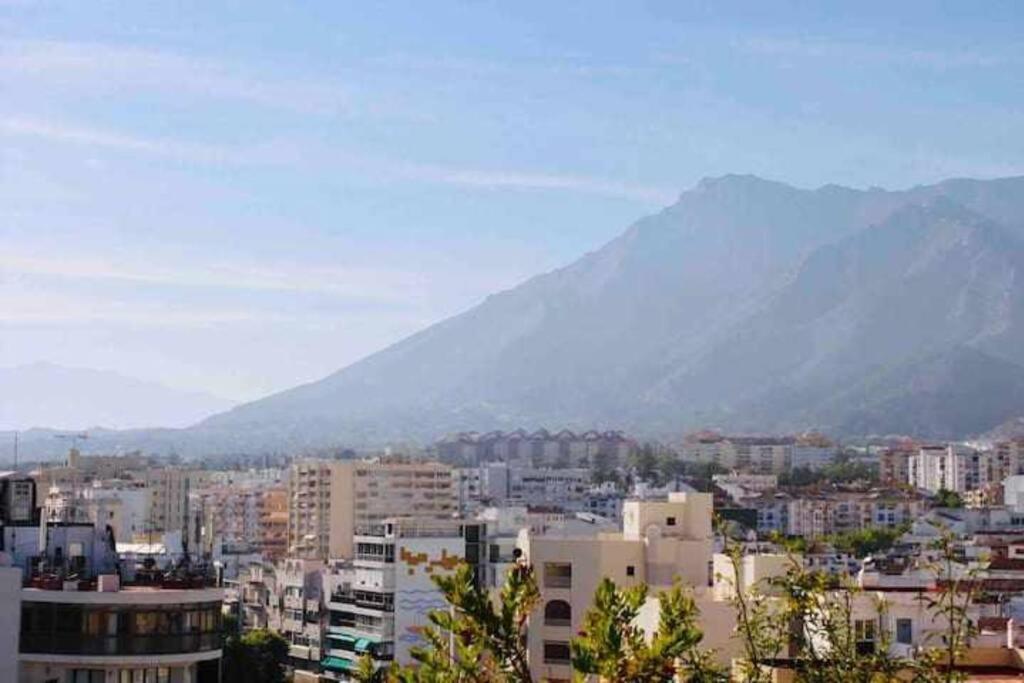Large Modern Beach Front Apartment, Rooftop Pool!! Marbella Buitenkant foto